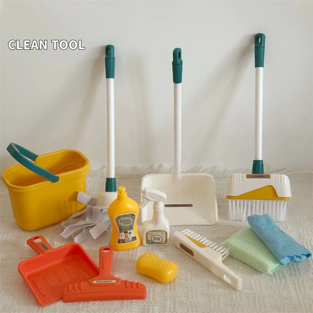 Kids Outdoor Broom - 12 ชิ้น/เซ็ตเด็กชุดทําความสะอาดงานบ้านชุดอุปกรณ์ที่โกยผงไม้กวาดถัง Mop ชุดทําความสะอาด Play House